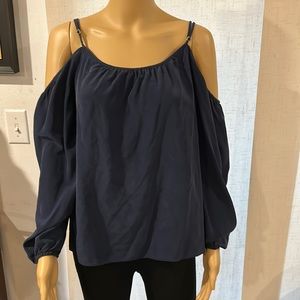 Navy Lily Pulitzer cold shoulder blouse. Sz small